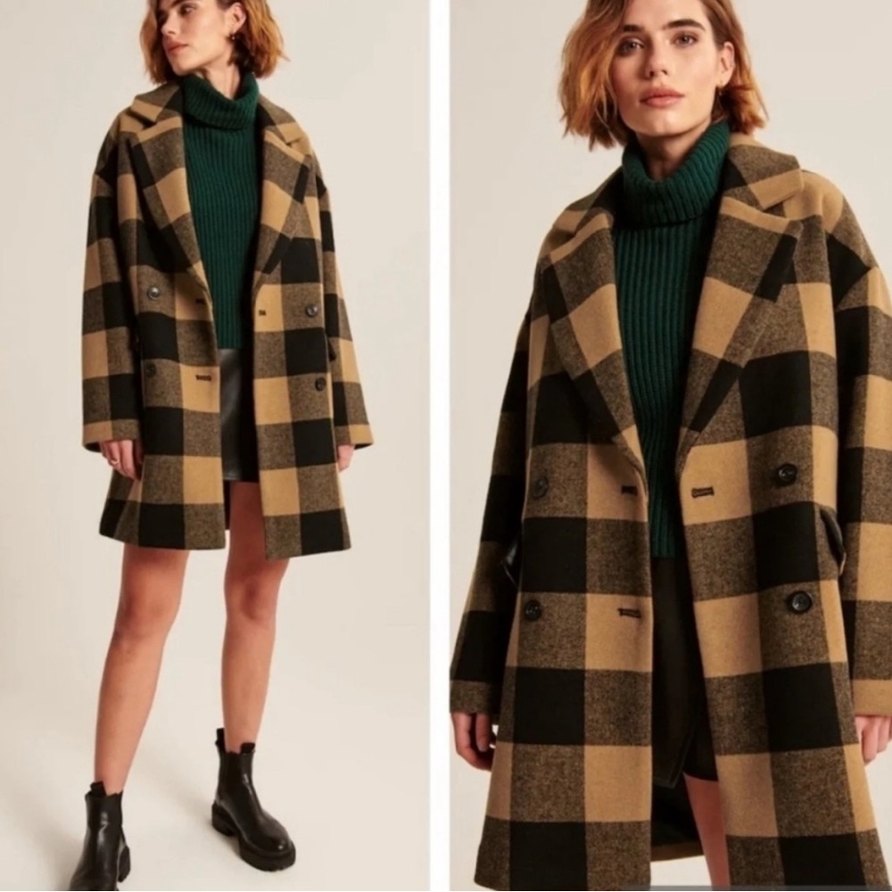 Oversized Abercrombie & Fitch Black and Tan Checkered Pea Coat